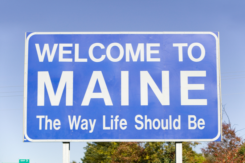 Welcome to Maine sign